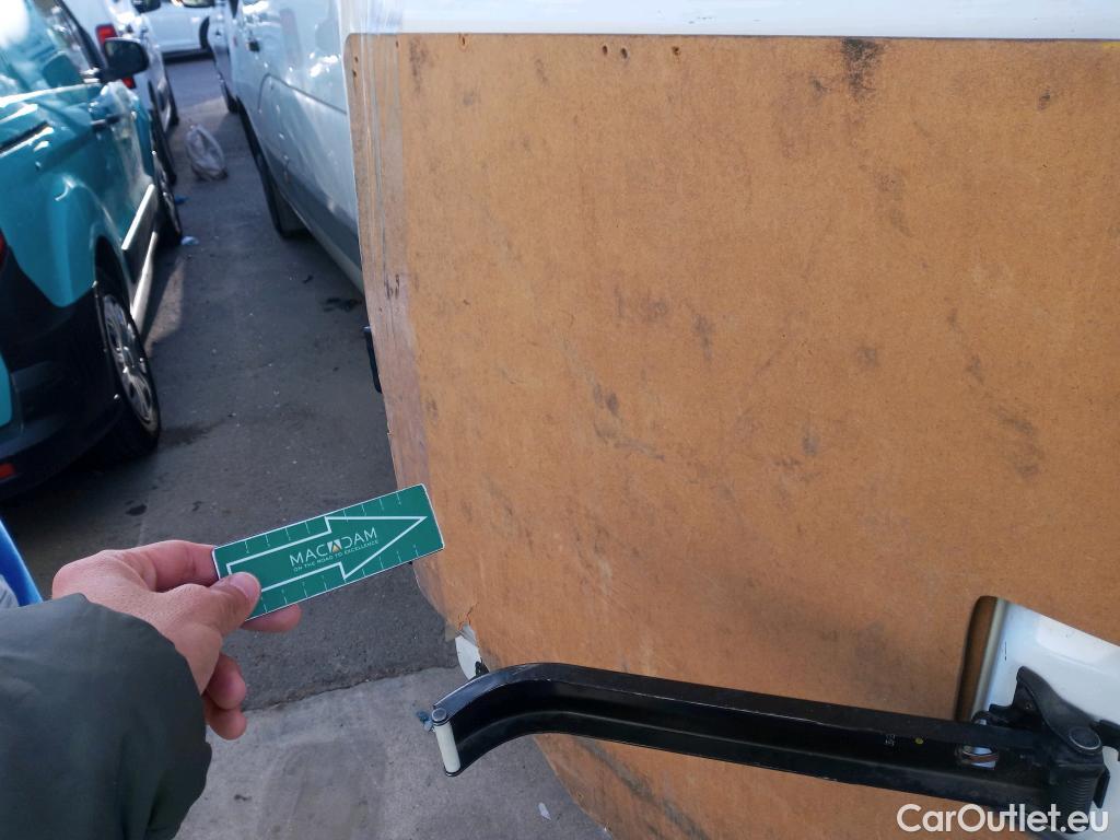  Renault  Master RENAULT TRUCKS UK  VU 4p 3G furgón 135.35 L3H3 FWD #44