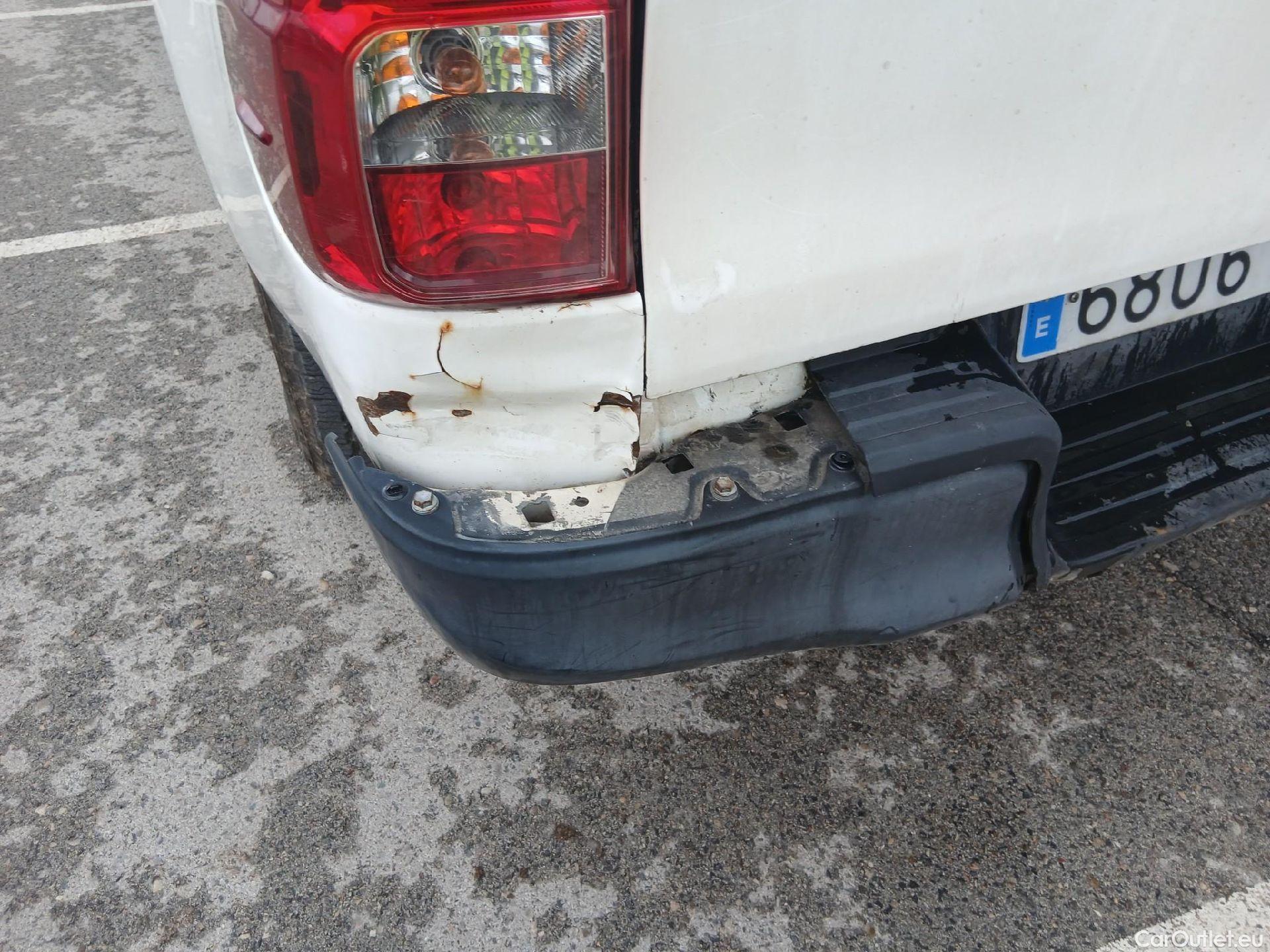  Toyota  Hilux TOYOTA  VU 4p 7G pickup 2.4 D-4D Cabina Doble GX 4x4 #25