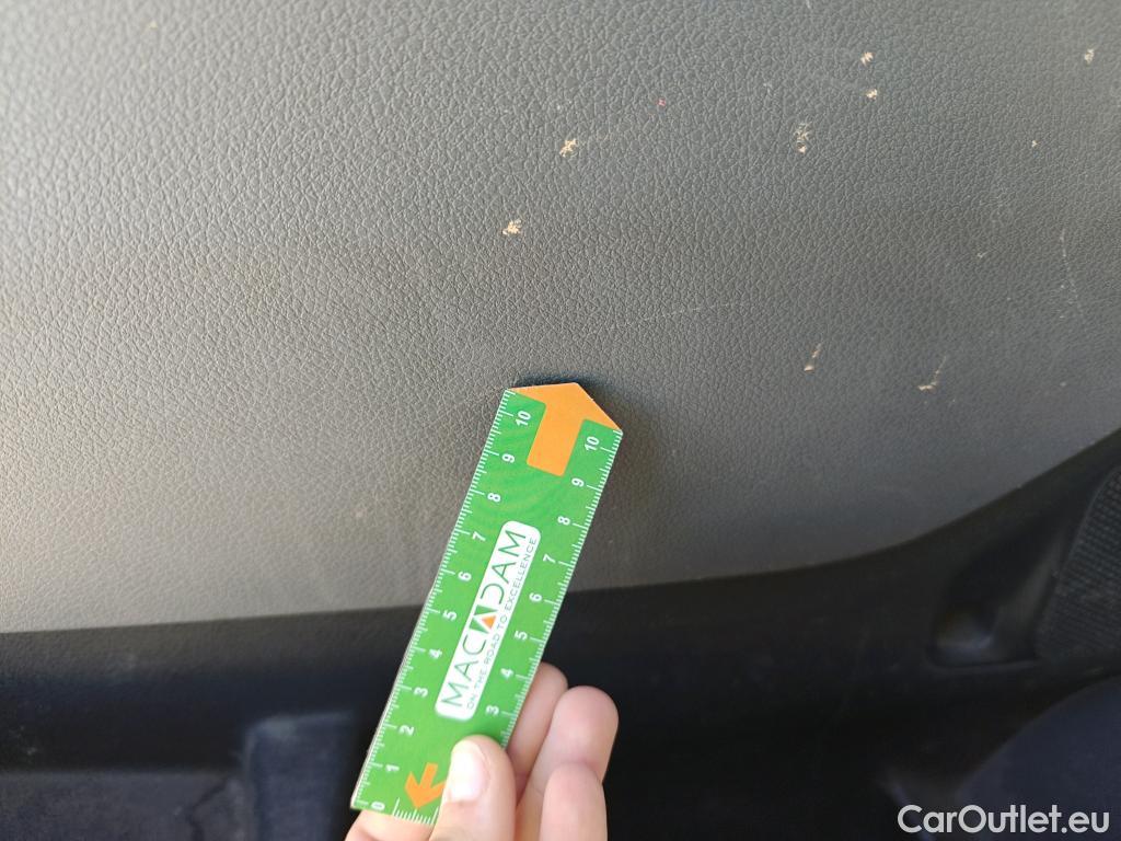  Opel  Vivaro OPEL  / 2019 / 4P / furgón 1.5 Diésel 74kW (100CV) M Inc. Select #68