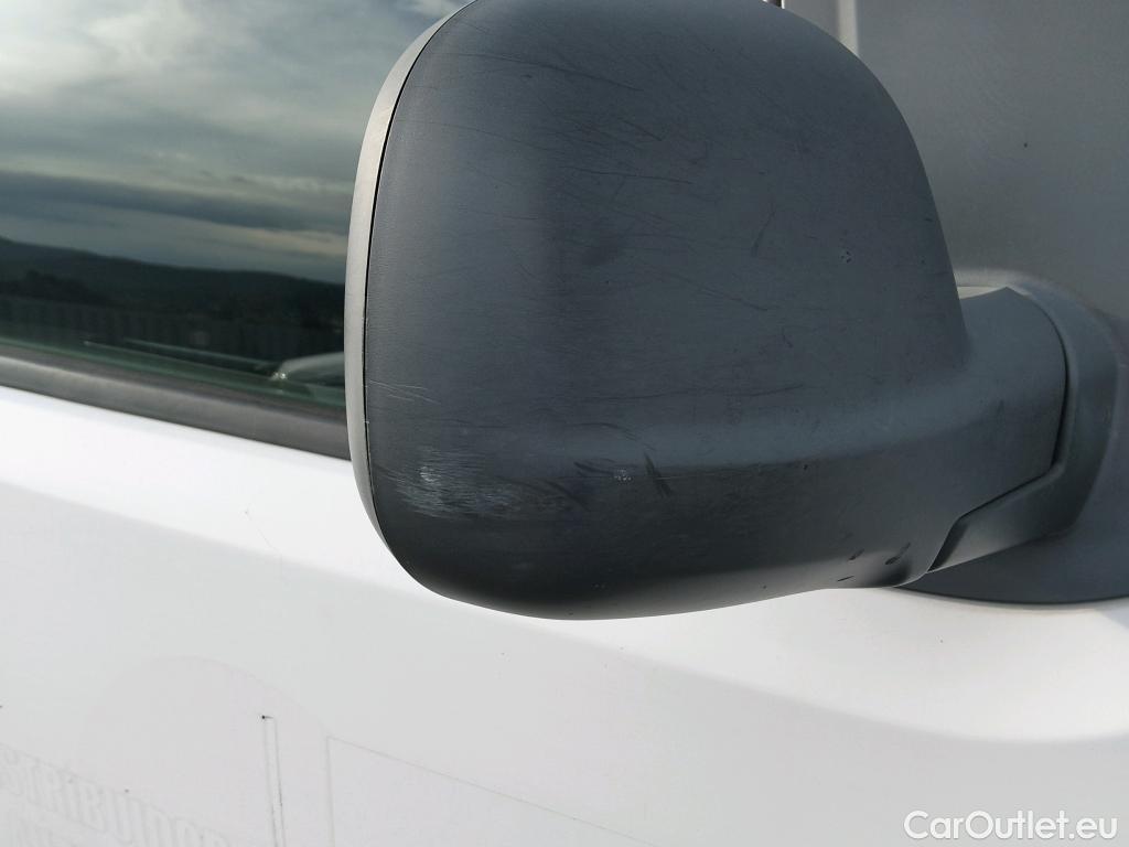  Peugeot  Expert PEUGEOT  / 2016 / 4P / furgón Furgón Pro BlueHDi 85KW (115CV) Standard #63