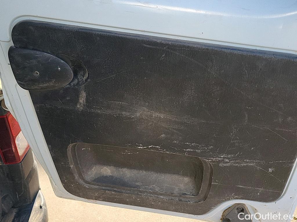  Renault  Trafic RENAULT  / 2019 / 4P / furgón Furgón 29 L2H2 Energy BluedCi 107 kW #25