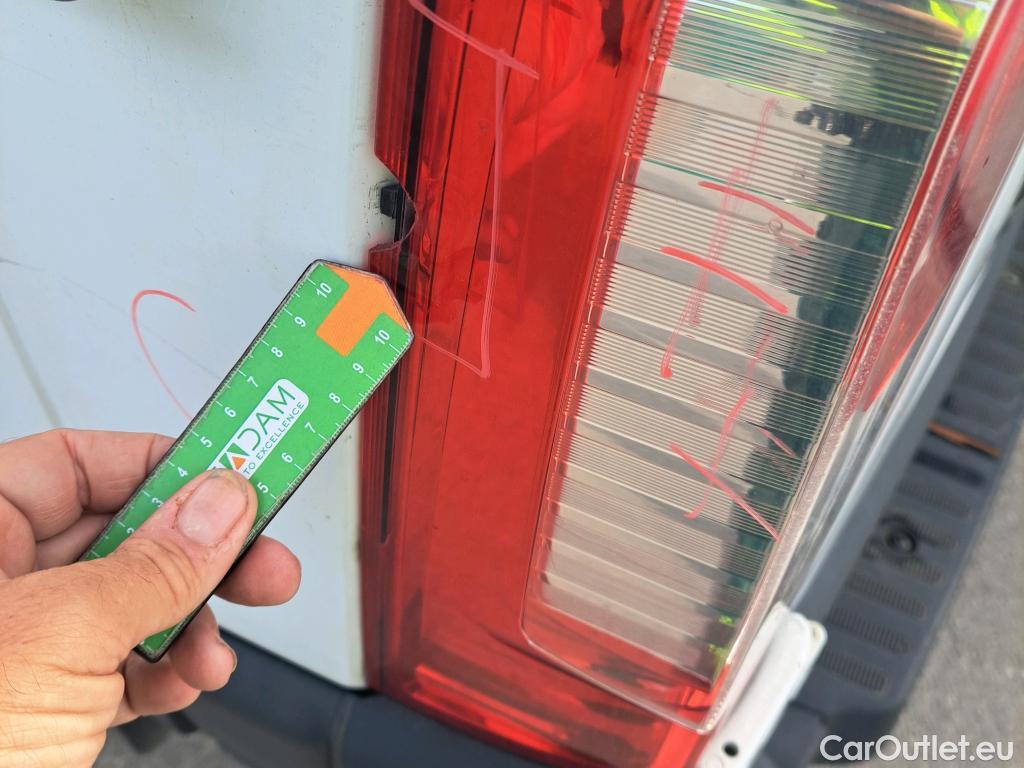  Nissan  NV400 NISSAN  / 2011 / 4P / furgón L2H2 3,5T 2.3dCi 99kW FWD Comfort #24