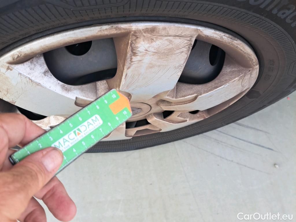  Nissan  NV400 NISSAN  / 2011 / 4P / furgón L2H2 3,5T 2.3dCi 99kW FWD Comfort #64