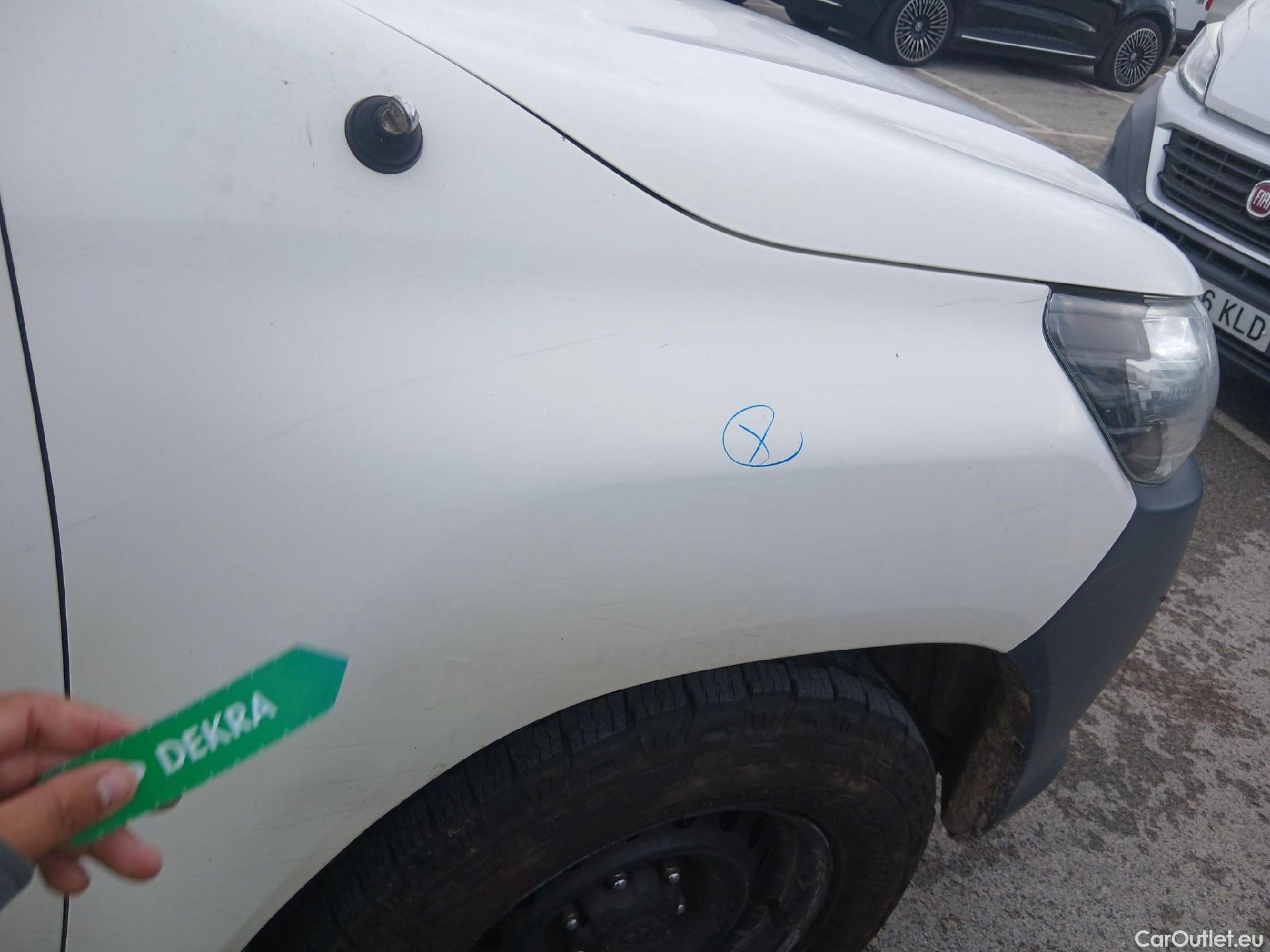  Toyota  Hilux TOYOTA  VU 4p 7G pickup 2.4 D-4D Cabina Doble GX 4x4 #39