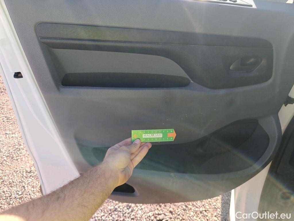  Opel  Vivaro OPEL  / 2019 / 4P / furgón 1.5 Diésel 74kW (100CV) M Inc. Select #67