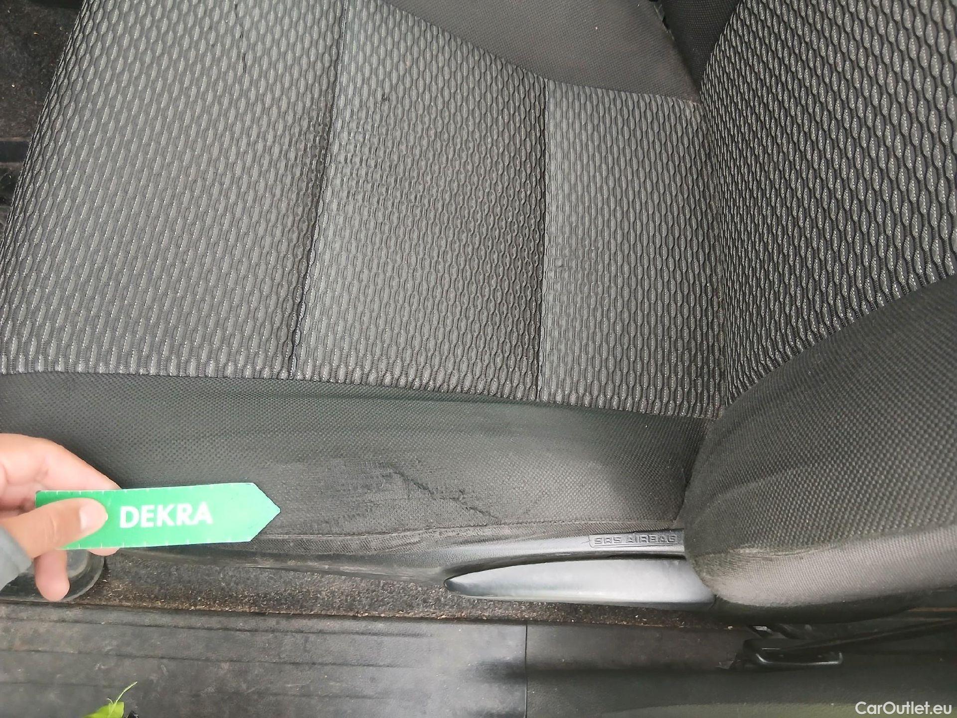  Toyota  Hilux TOYOTA  VU 4p 7G pickup 2.4 D-4D Cabina Doble GX 4x4 #6