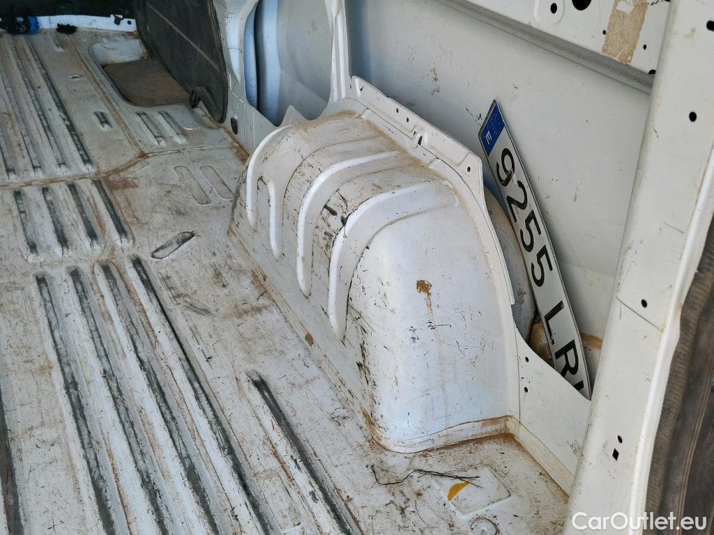  Renault  Trafic RENAULT  / 2019 / 4P / furgón Furgón 29 L2H2 Energy BluedCi 107 kW #10