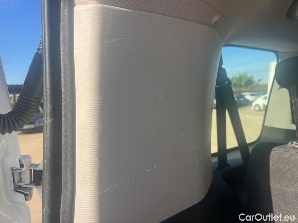  Opel  Vivaro OPEL  / 2019 / 4P / combi 1.5 Diésel 88kW (120CV) M Std Express #50