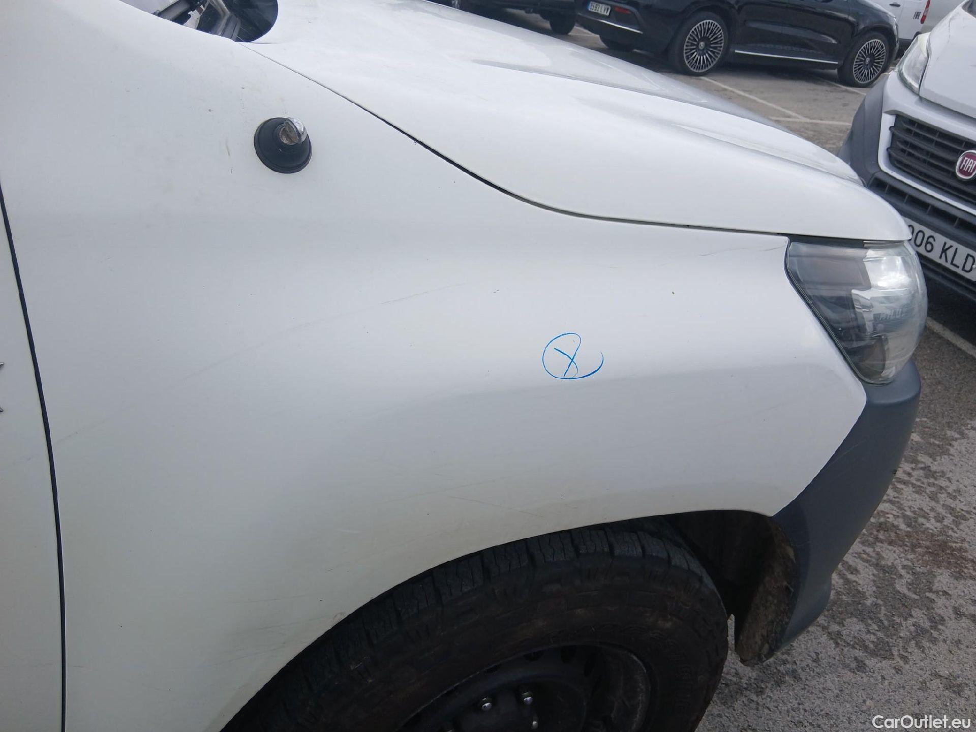  Toyota  Hilux TOYOTA  VU 4p 7G pickup 2.4 D-4D Cabina Doble GX 4x4 #40