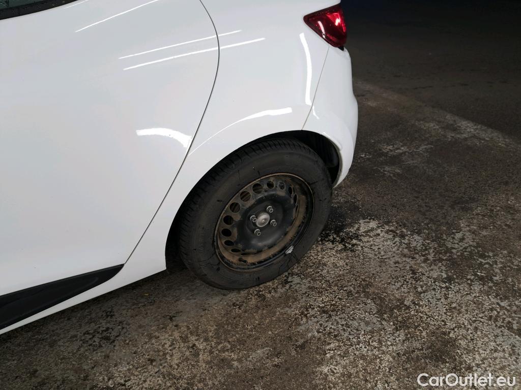  Renault  Clio  IV Air MediaNav 1.5 dCi 90CV BVM5 E6 #26