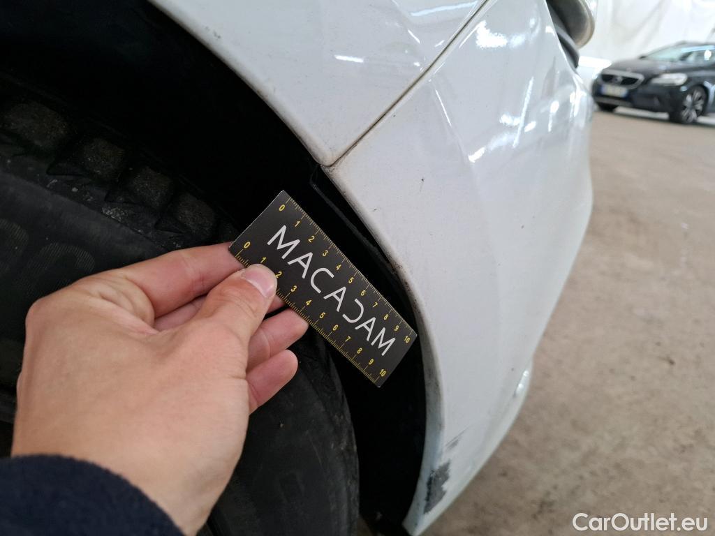  Renault  Clio  IV Air MediaNav 1.5 dCi 75CV BVM5 E6 #84