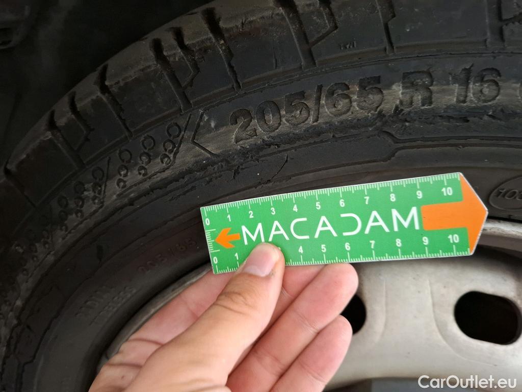  Renault  Trafic  III Fourgon L1H1 1000 Confort 1.6 dCi 95CV BVM6 E6dT #45