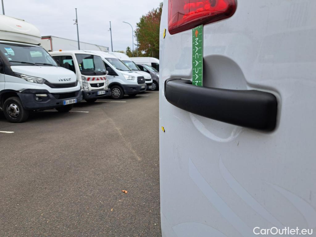  Renault  Master  III Fourgon L1H1 2 8 Grand Confort 2.3 dCi 135CV BVM6 E6dT #19