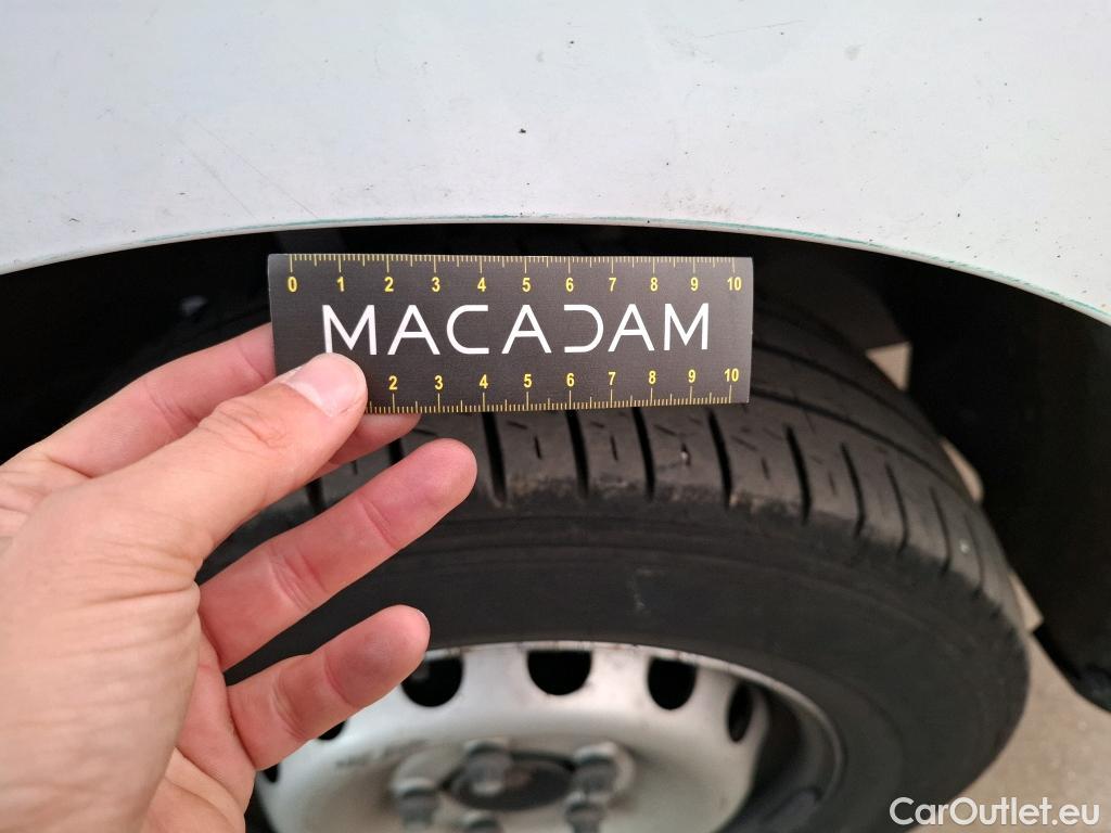  Renault  Master  III Fourgon L1H1 2 8 Grand Confort 2.3 dCi 135CV BVM6 E6dT #51