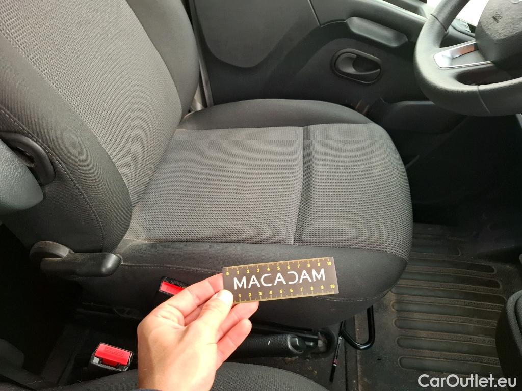  Renault  Master  III Fourgon L1H1 2 8 Grand Confort 2.3 dCi 135CV BVM6 E6dT #45