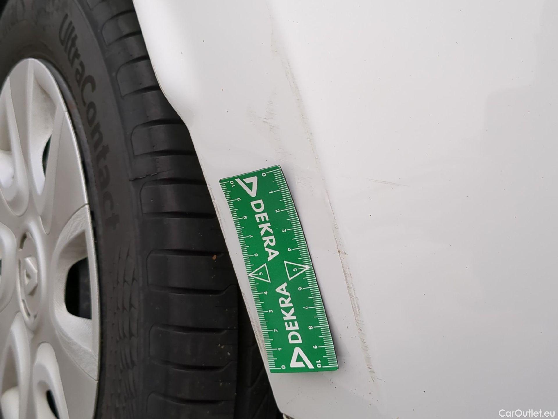  Renault  Clio  IV Air 1.5 dCi 90CV BVM5 E6 #14