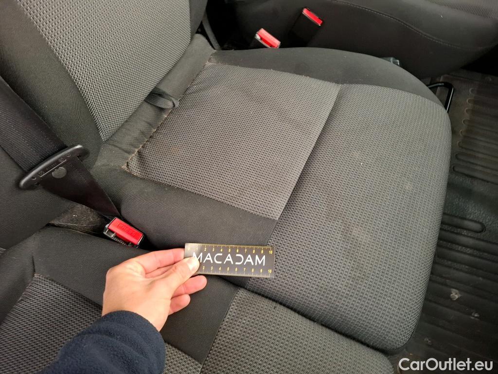  Renault  Master  III Fourgon L1H1 2 8 Grand Confort 2.3 dCi 135CV BVM6 E6dT #44