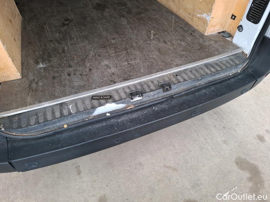  Renault  Master  III Fourgon L1H1 2 8 Grand Confort 2.3 dCi 135CV BVM6 E6dT #32