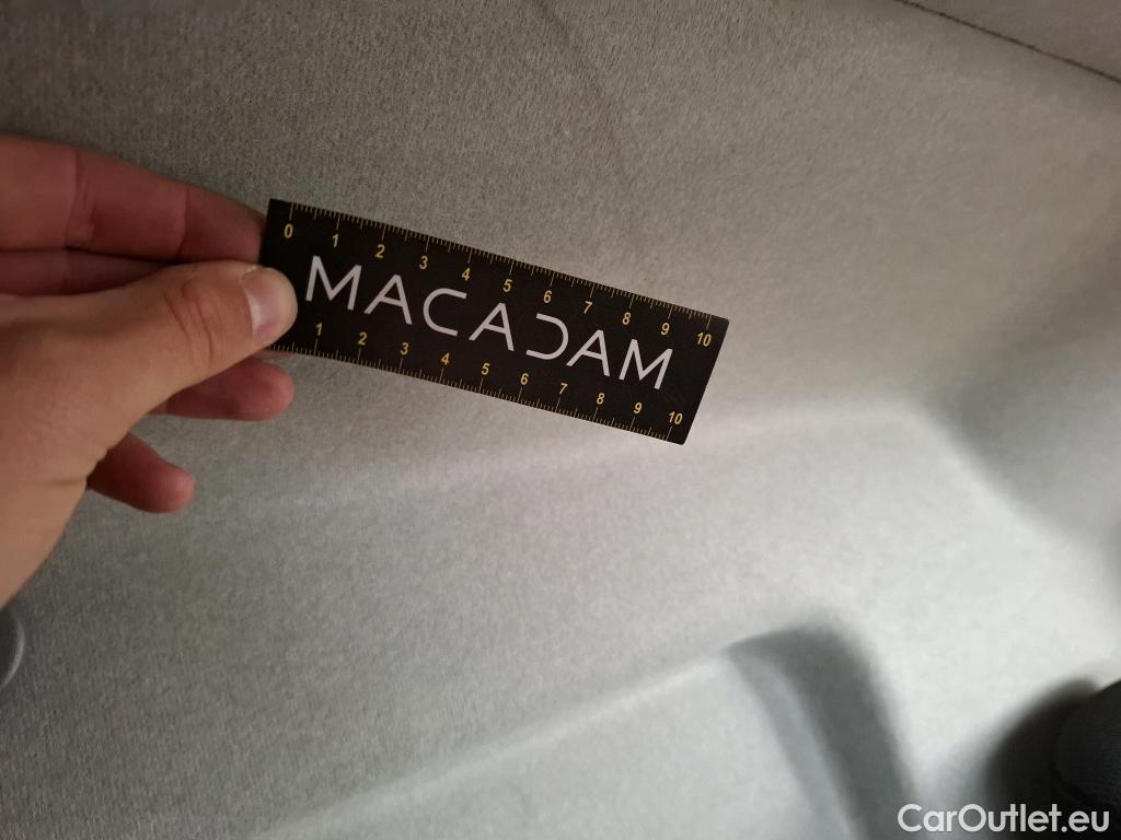  Renault  Master  III Fourgon L1H1 2 8 Grand Confort 2.3 dCi 135CV BVM6 E6dT #47