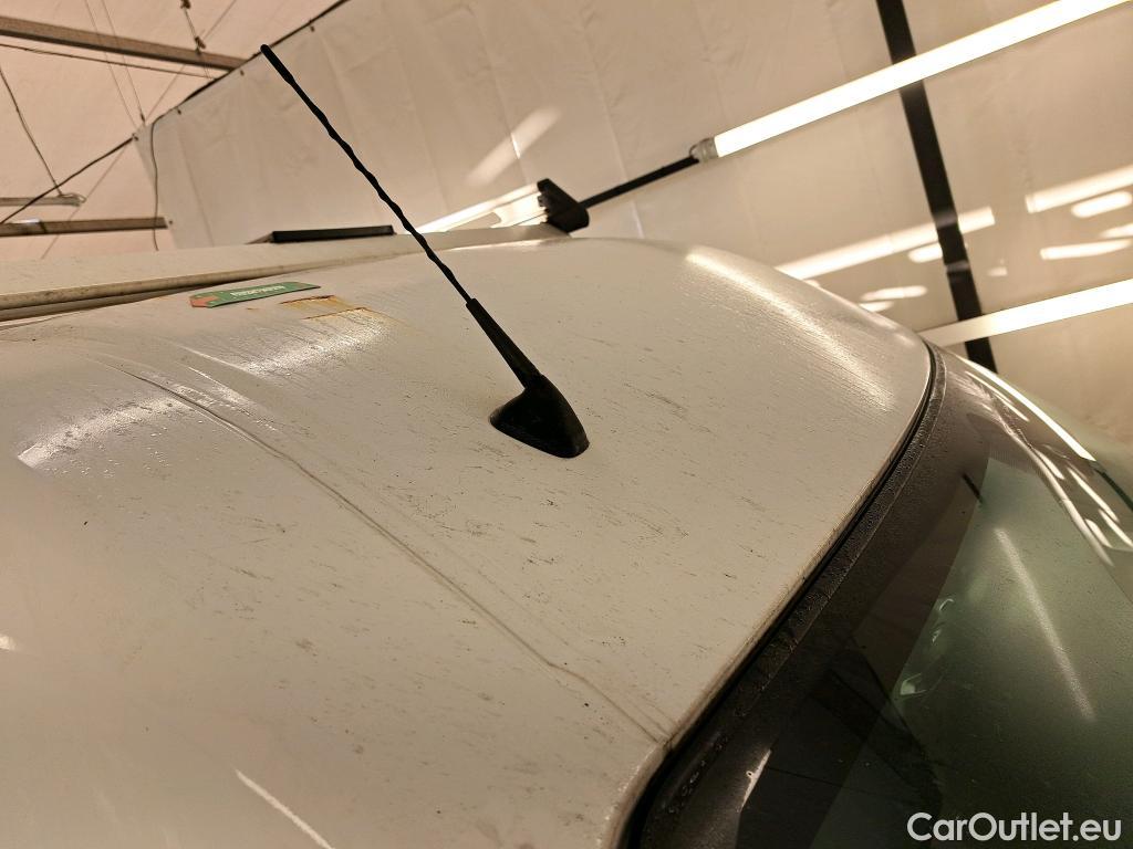  Renault  Master  III Fourgon L2H2 3 3 Grand Confort dCi 135CV BVM6 E6dT #4