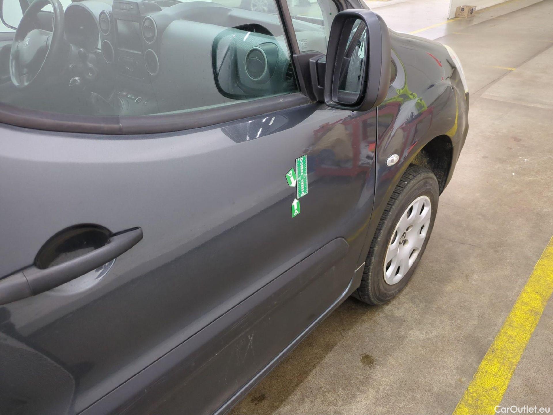  Peugeot  Partner  L1 Premium Pack 1.6 HDi 100CV BVM5 E6 #40