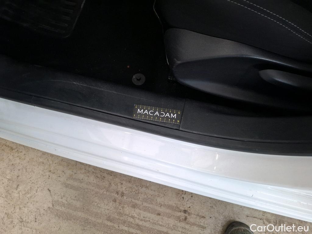  Peugeot  208 PEUGEOT  Affaire VU 5p Berline 1.6 BlueHDi 75 PACK CLIM NAV #16