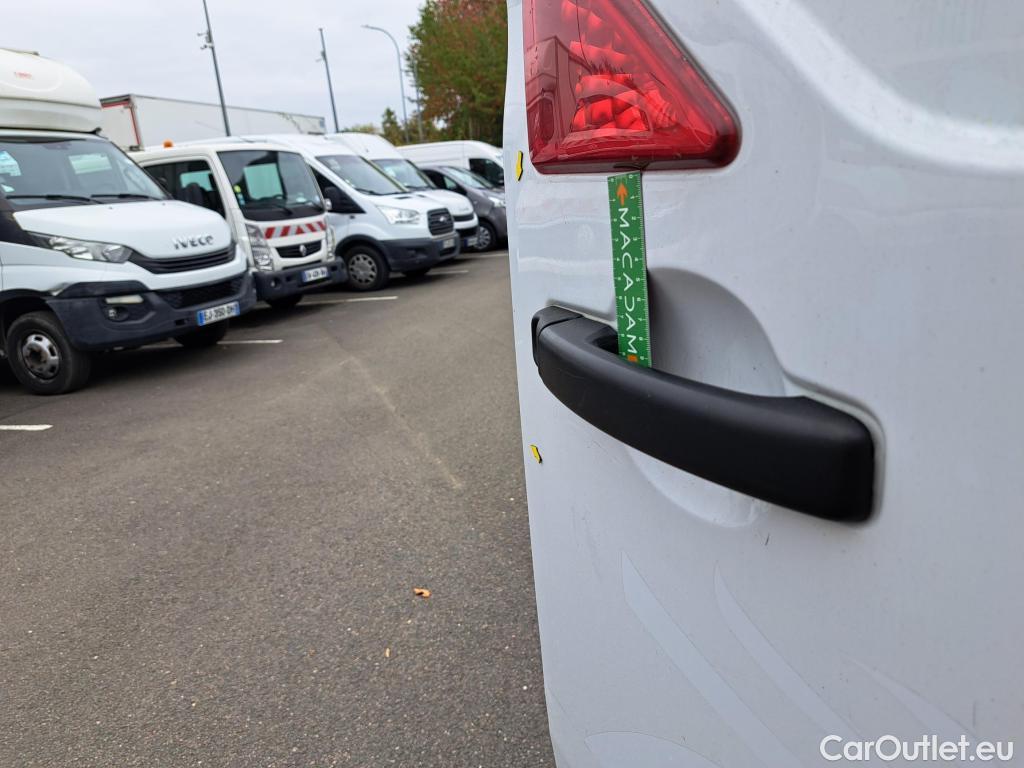  Renault  Master  III Fourgon L1H1 2 8 Grand Confort 2.3 dCi 135CV BVM6 E6dT #20