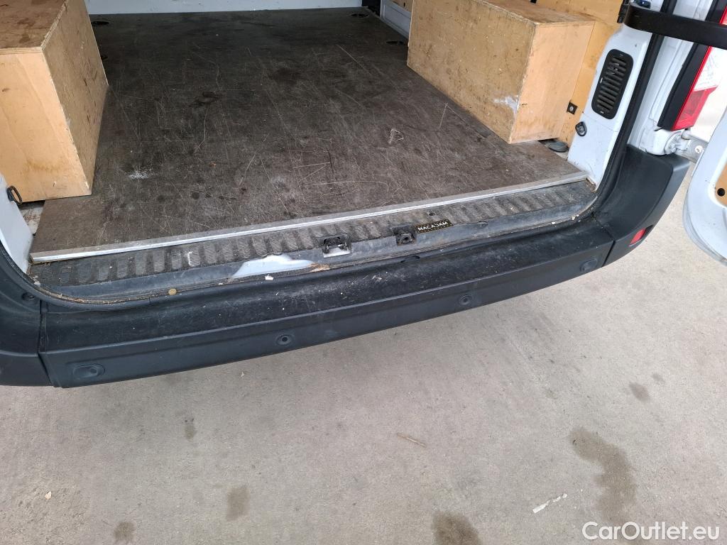  Renault  Master  III Fourgon L1H1 2 8 Grand Confort 2.3 dCi 135CV BVM6 E6dT #28