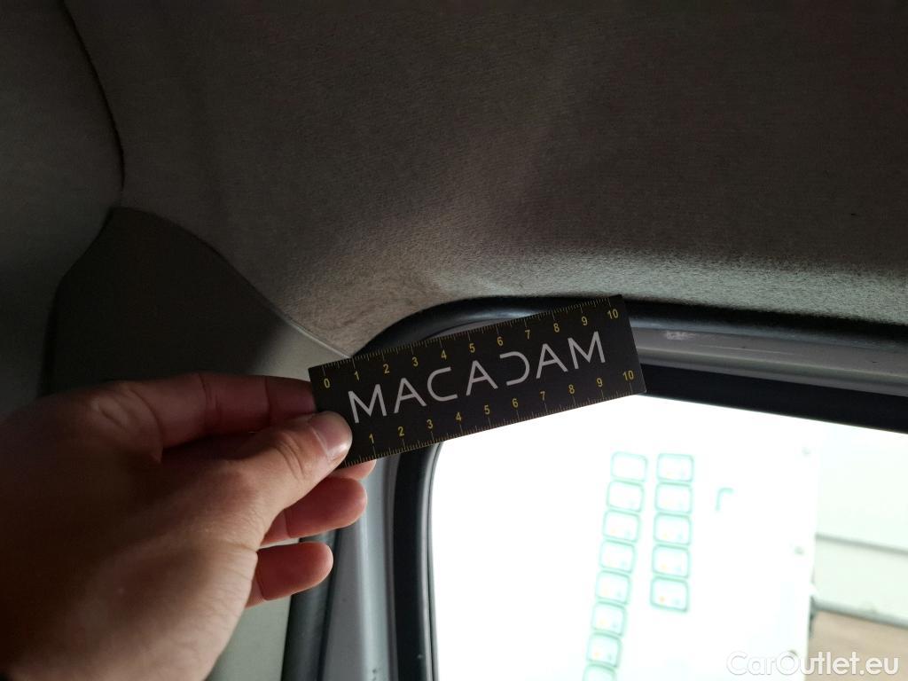  Renault  Master  III Fourgon L1H1 2 8 Grand Confort 2.3 dCi 135CV BVM6 E6dT #46