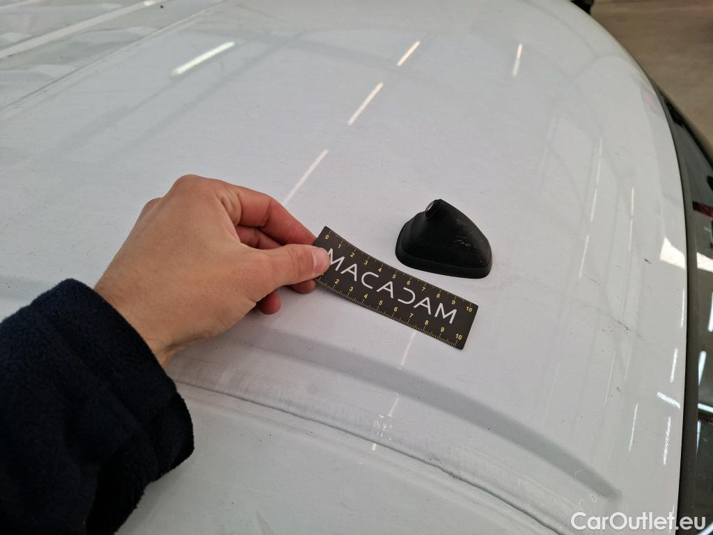  Renault  Master  III Fourgon L1H1 2 8 Grand Confort 2.3 dCi 135CV BVM6 E6dT #48