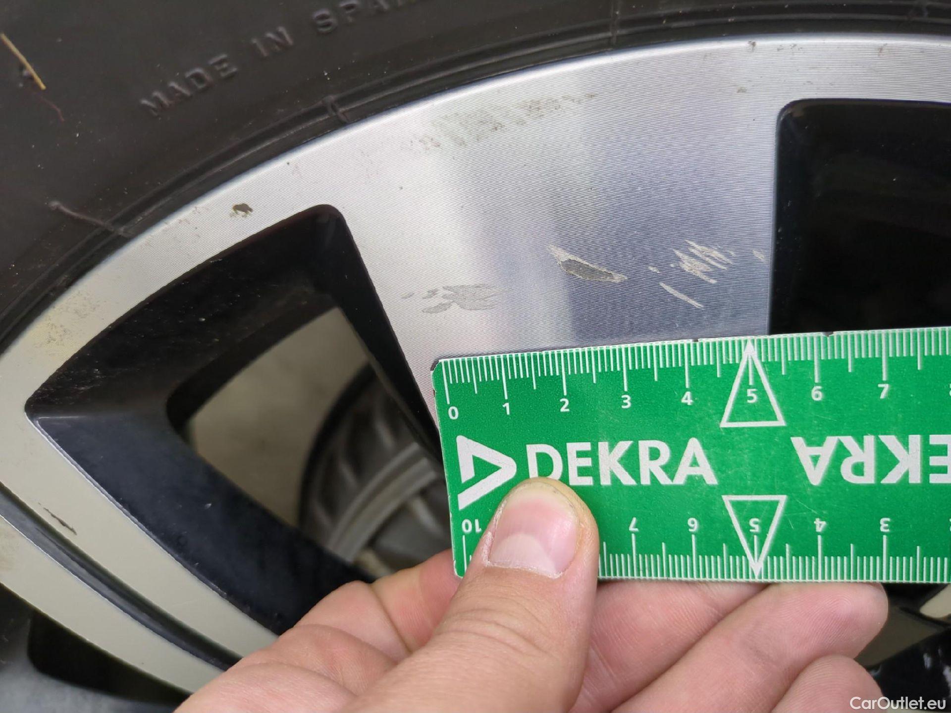  Renault  Captur RENAULT  5p Crossover Business dCi 90 / TRANSFO VP/VF #17