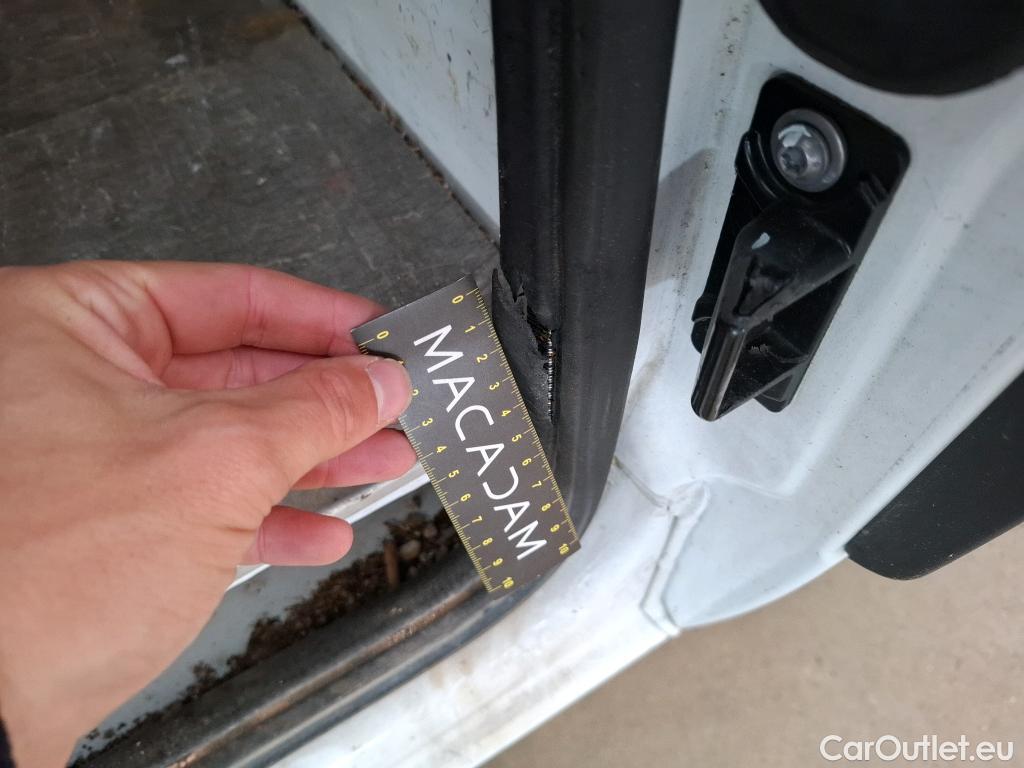  Renault  Master  III Fourgon L1H1 2 8 Grand Confort 2.3 dCi 135CV BVM6 E6dT #27