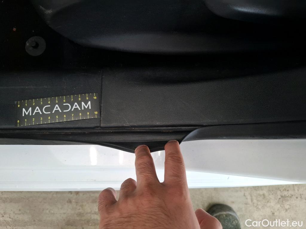  Peugeot  208 PEUGEOT  Affaire VU 5p Berline 1.6 BlueHDi 75 PACK CLIM NAV #18