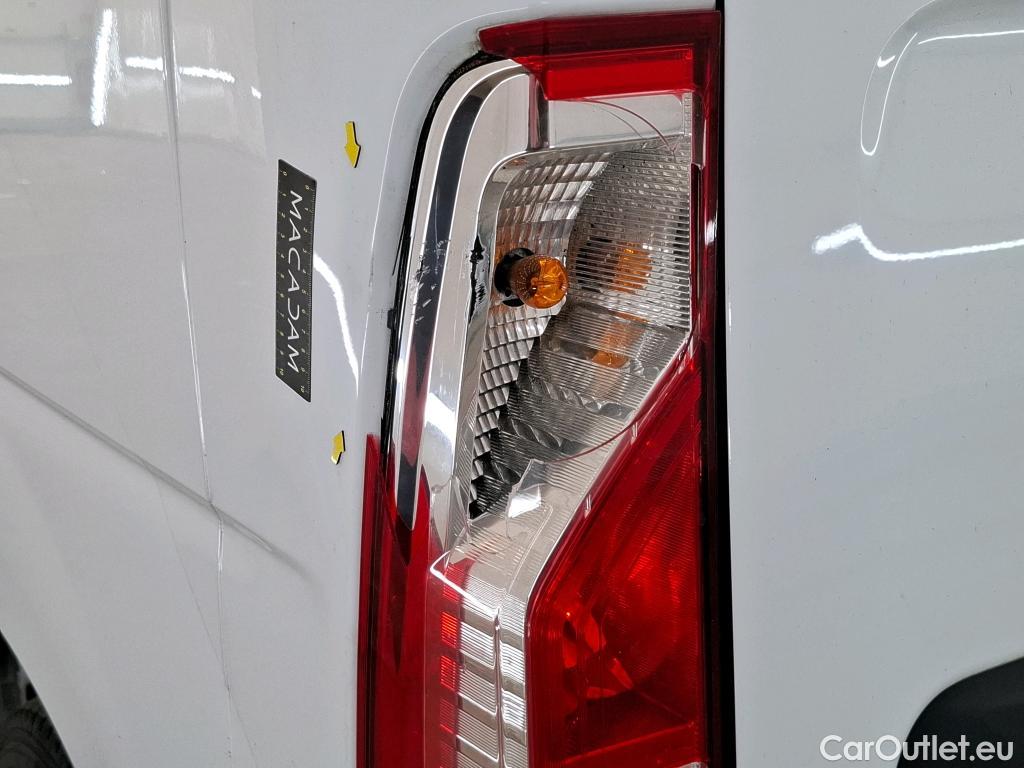  Renault  Master  III Fourgon L1H1 2 8 Grand Confort 2.3 dCi 135CV BVM6 E6dT #9