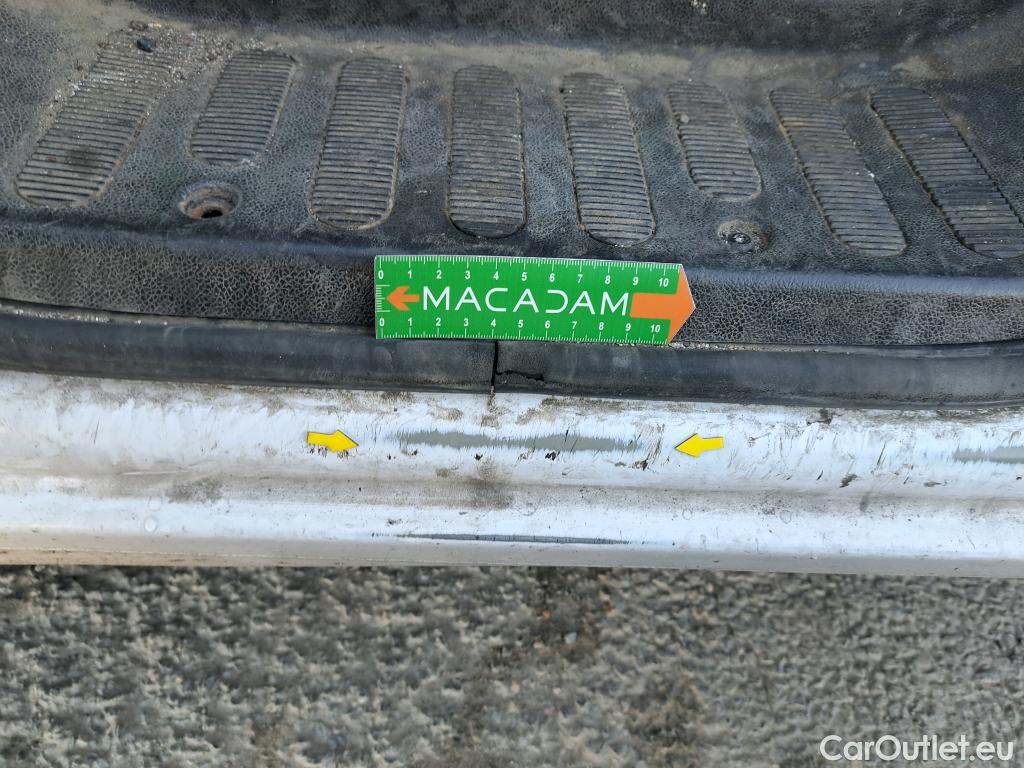  Renault  Master  III Fourgon L3H2 3 5 Grand Confort dCi 145CV BVM6 E6 #17