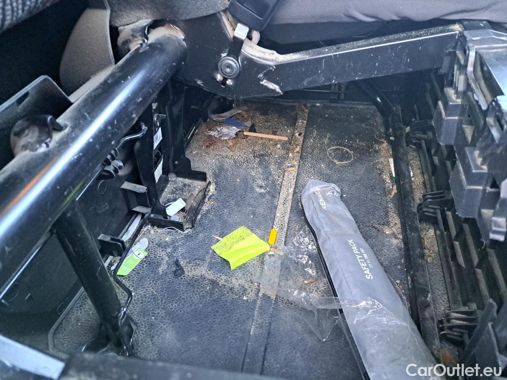  Renault  Master  III Fourgon L3H2 3 5 Grand Confort dCi 145CV BVM6 E6 #36