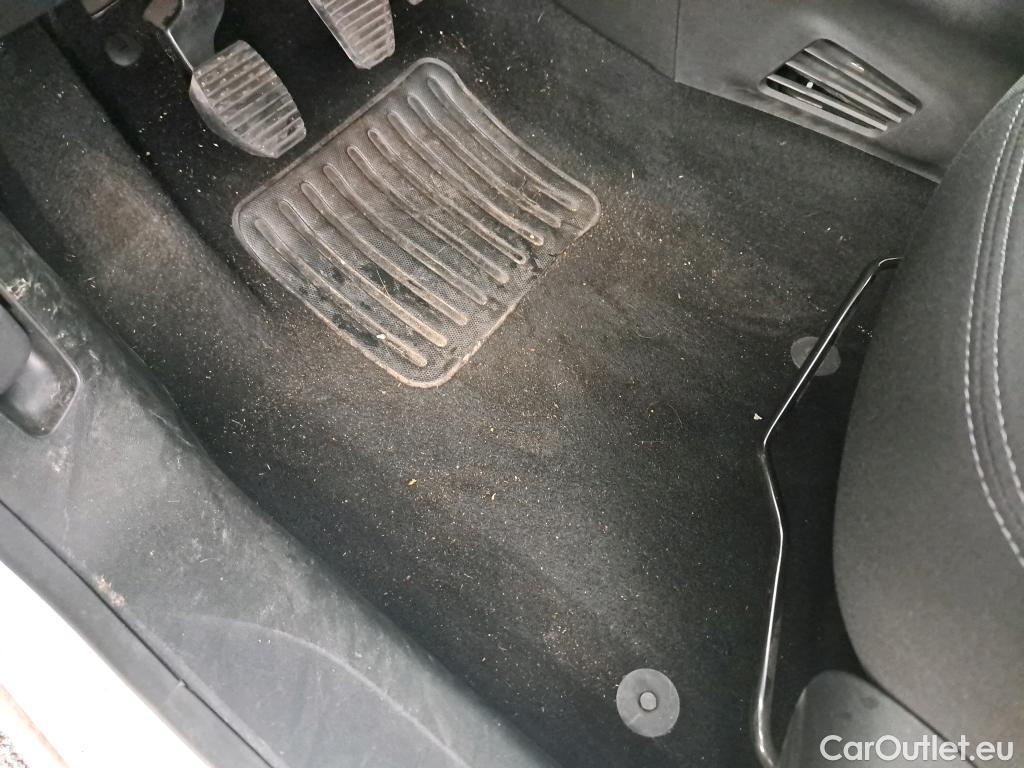  Peugeot  208  Affaire Premium Pack 1.6 HDi 75CV BVM5 E6 #16