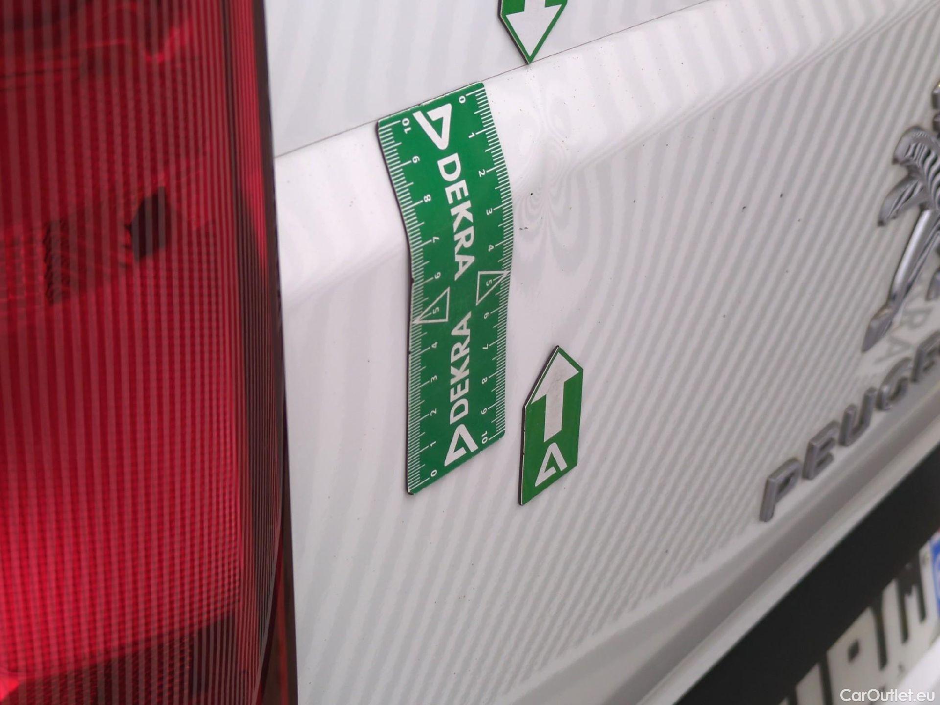  Peugeot  Boxer PEUGEOT  VU 4p Fourgon BLUEHDI 110 PREMIUM PACK 330 L1H1 #52