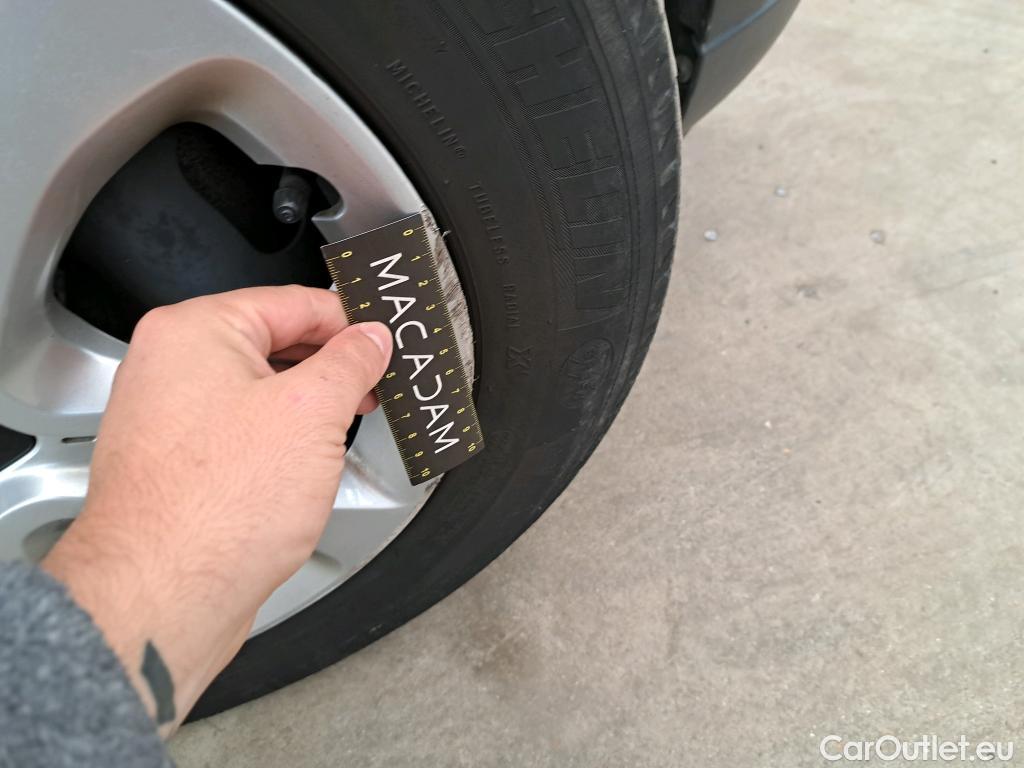  Citroen  C3  Société Feel Nav 1.2 PureTech 80CV BVM5 E6 #16