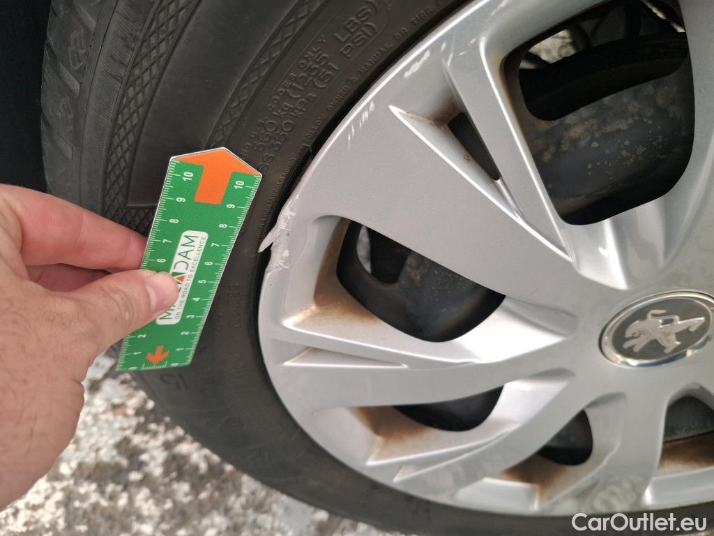  Peugeot  208  Affaire Premium Pack 1.5 HDi 100CV BVM5 E6dT #29