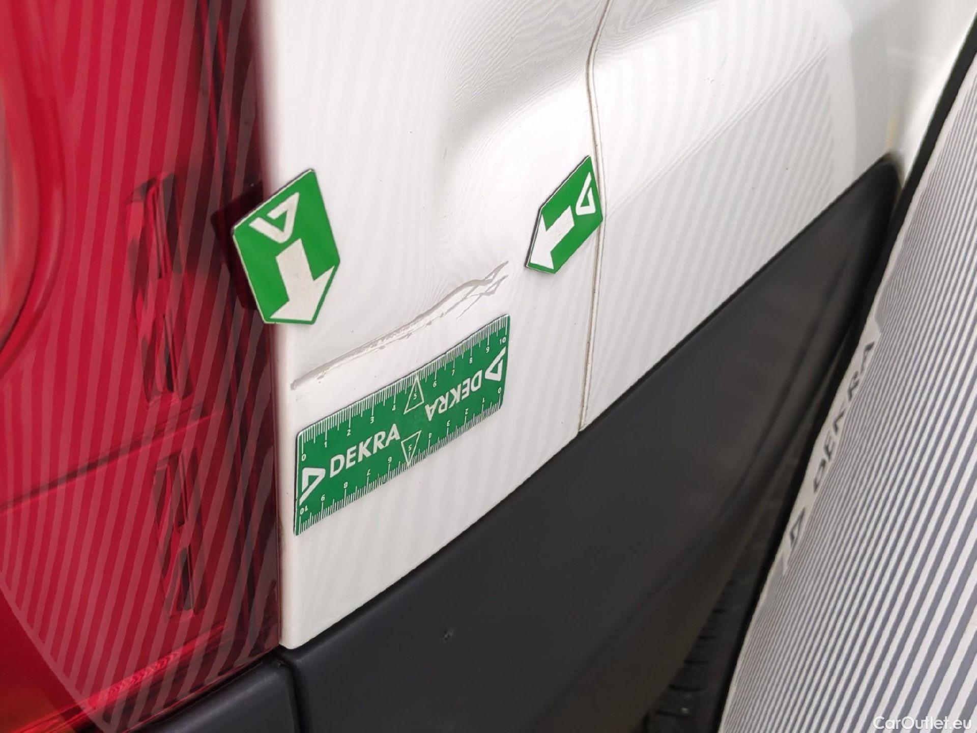  Peugeot  Boxer PEUGEOT  VU 4p Fourgon BLUEHDI 110 PREMIUM PACK 330 L1H1 #21