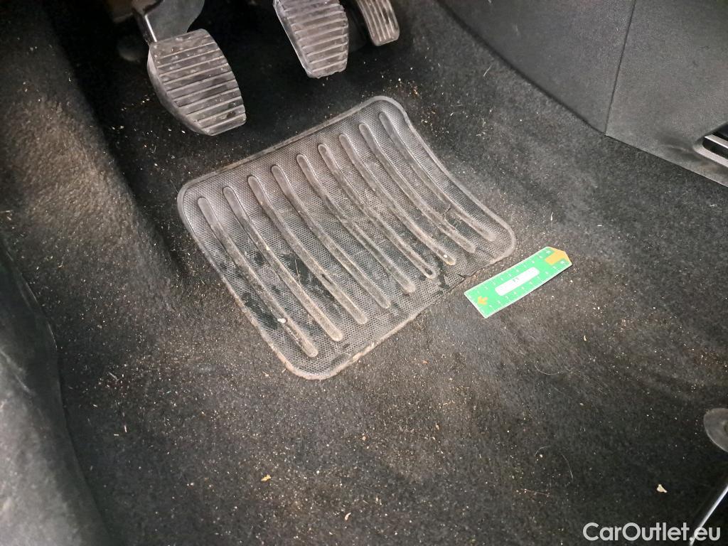  Peugeot  208  Affaire Premium Pack 1.6 HDi 75CV BVM5 E6 #18