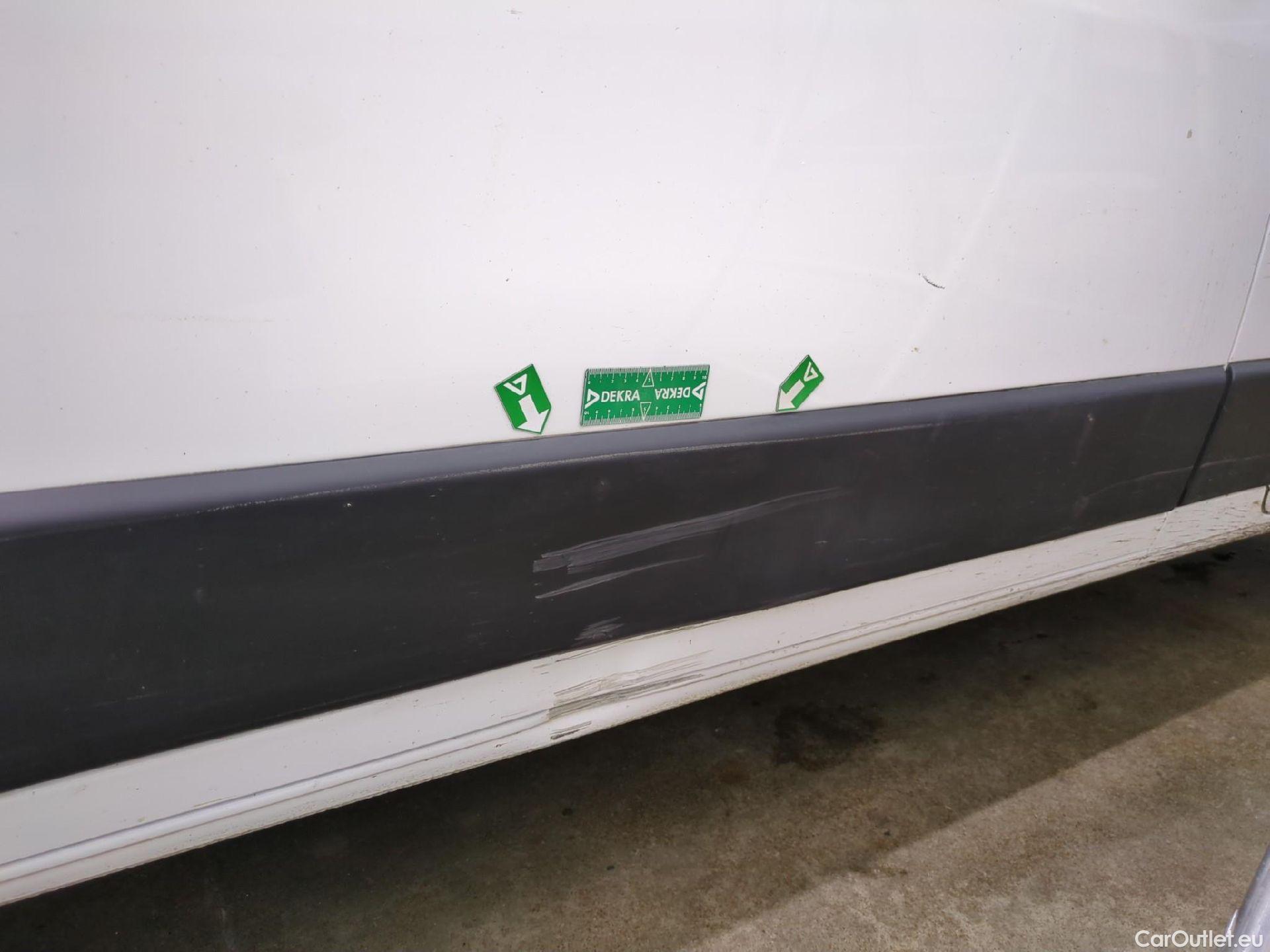  Peugeot  Boxer PEUGEOT  VU 4p Fourgon BLUEHDI 110 PREMIUM PACK 330 L1H1 #26