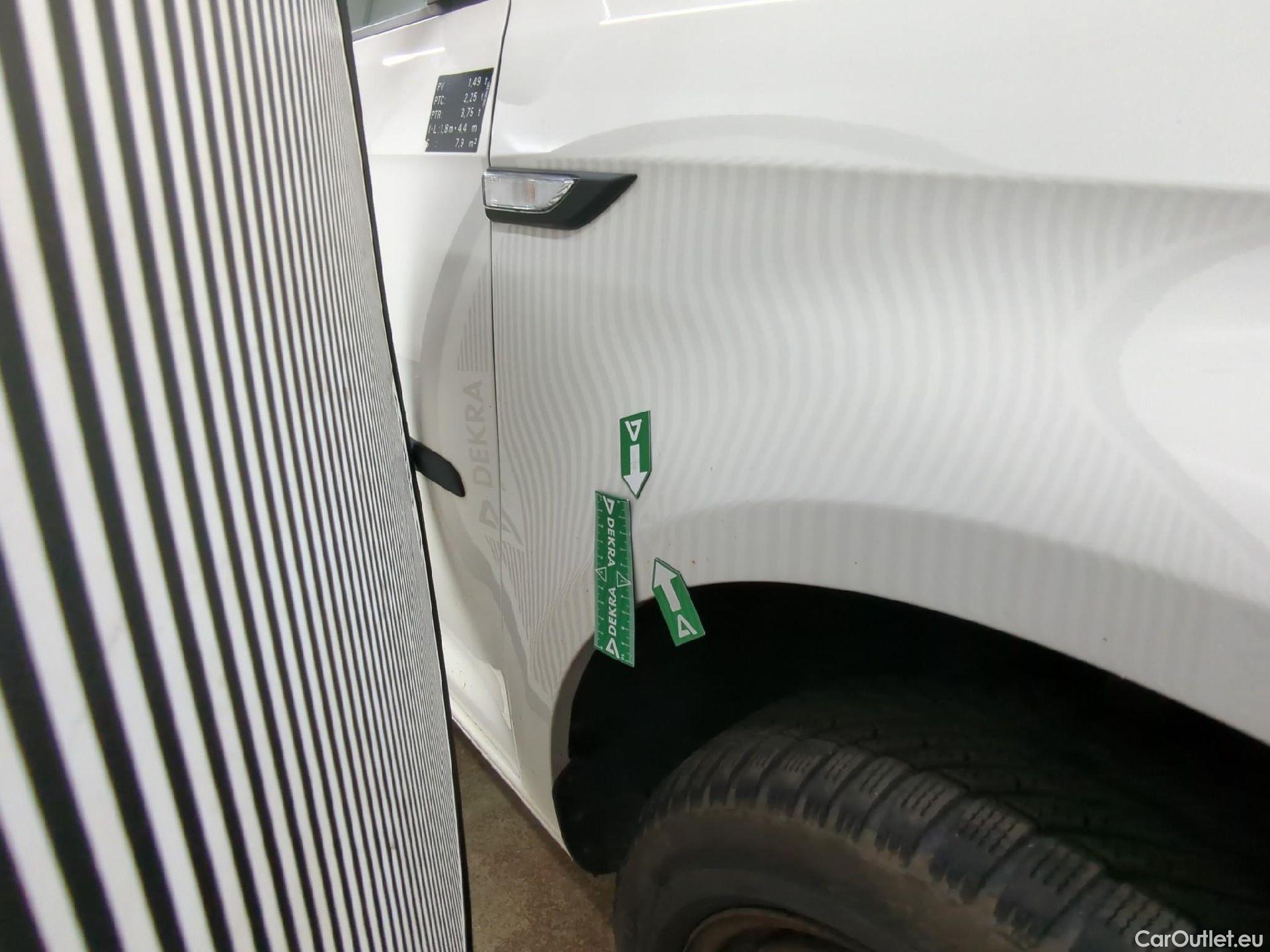  Volkswagen  Caddy VOLKSWAGEN  Van VU 4p Fourgonnette 2.0 TDI 122 4MOTION Business Line #25