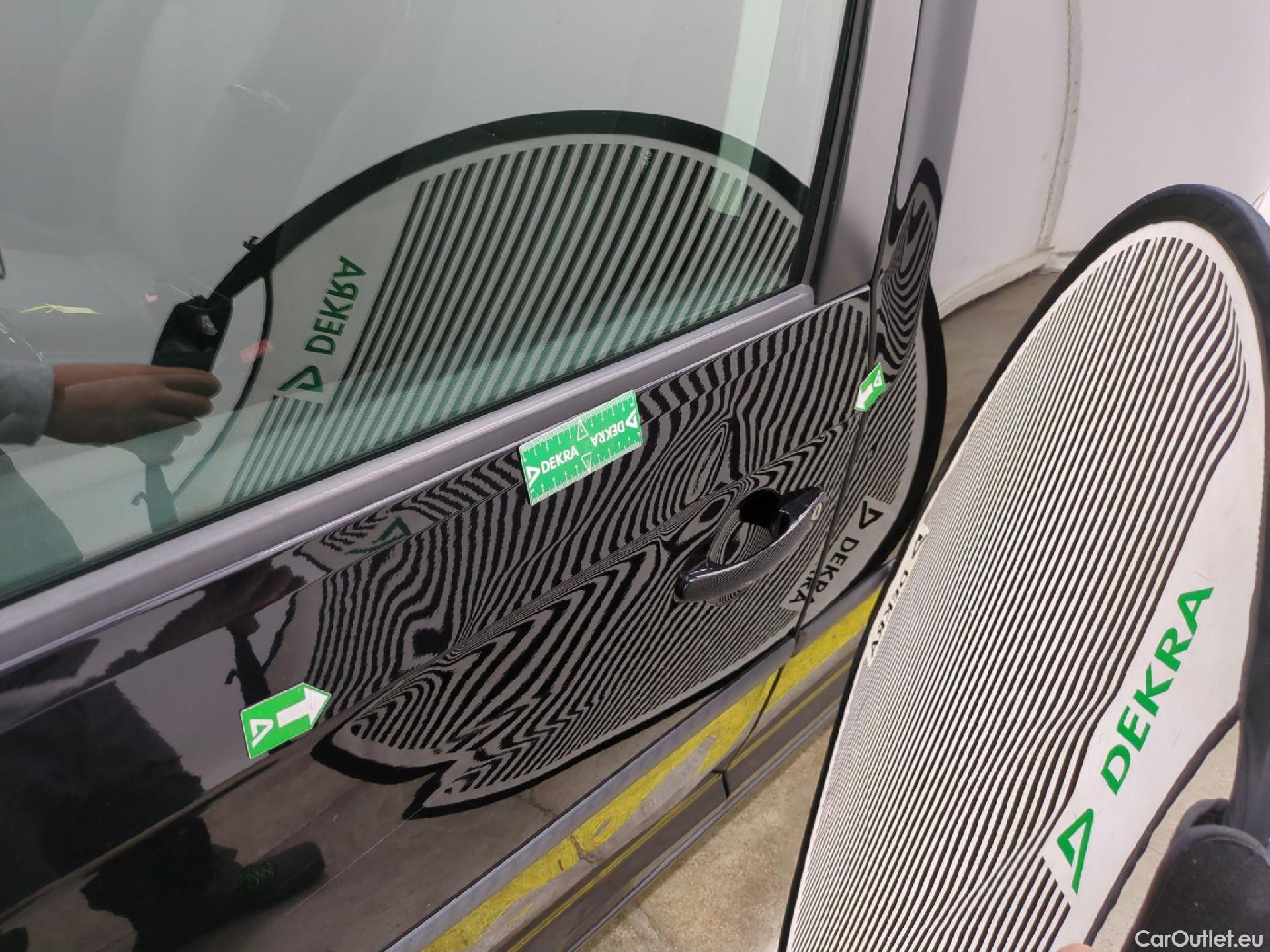  Volkswagen  Caddy VOLKSWAGEN  Van / 2015 / 4P / Fourgonnette 2.0 TDI 102 Business Line Plus #39