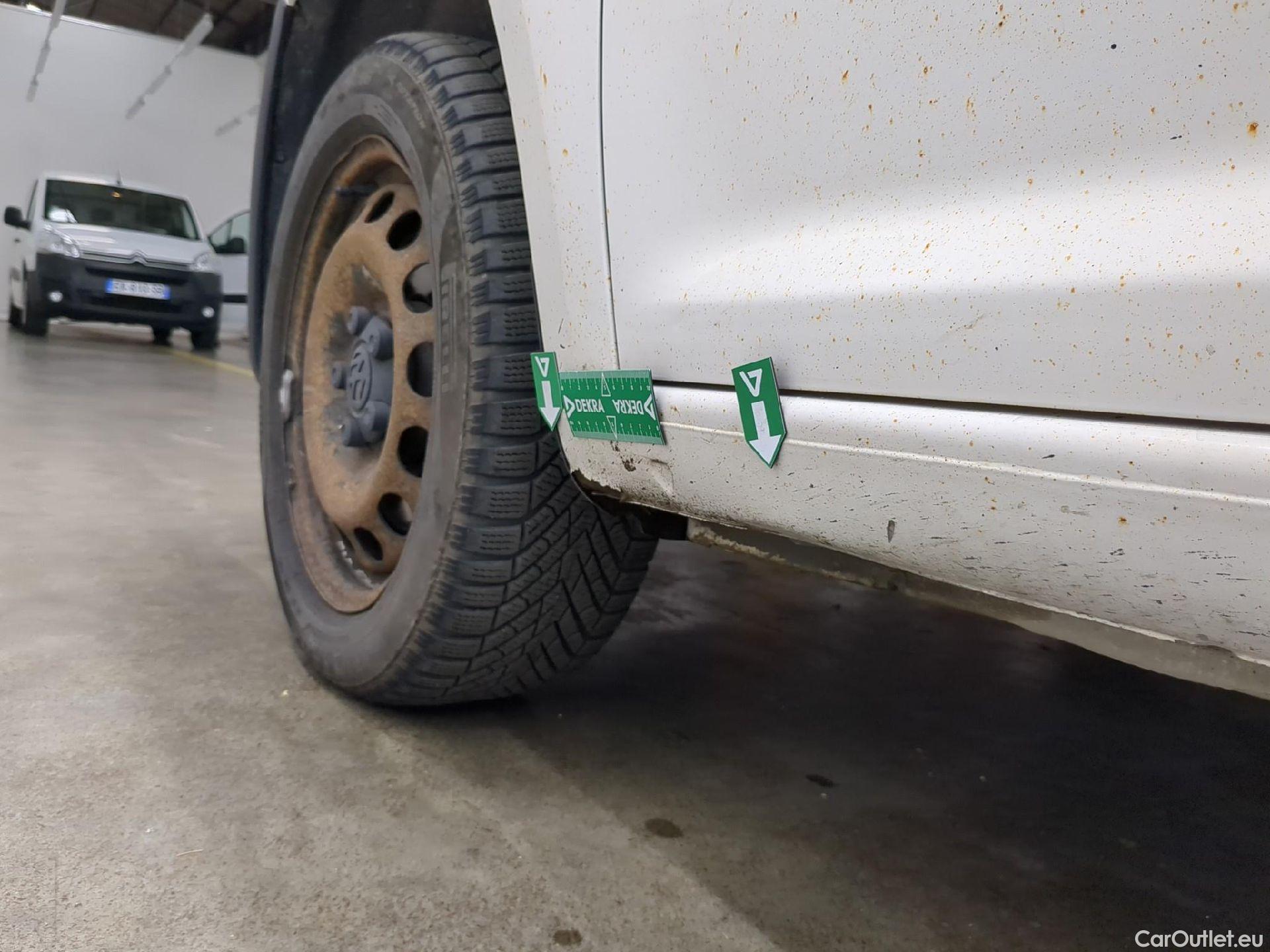  Volkswagen  Caddy VOLKSWAGEN  Van VU 4p Fourgonnette 2.0 TDI 122 4MOTION Business Line #40