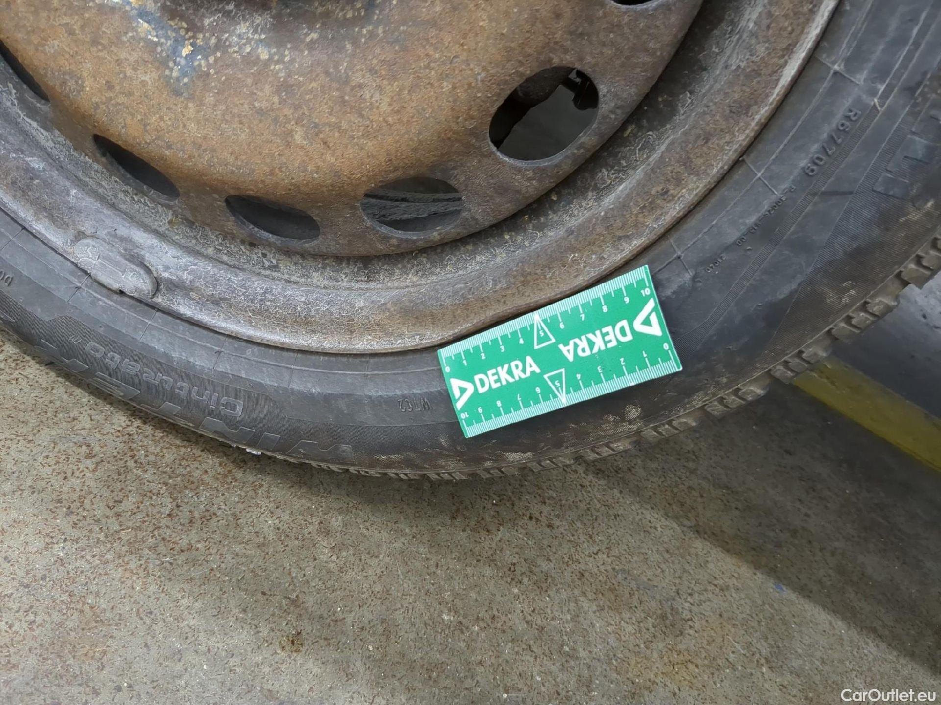  Volkswagen  Caddy VOLKSWAGEN  Van VU 4p Fourgonnette 2.0 TDI 122 4MOTION Business Line #14