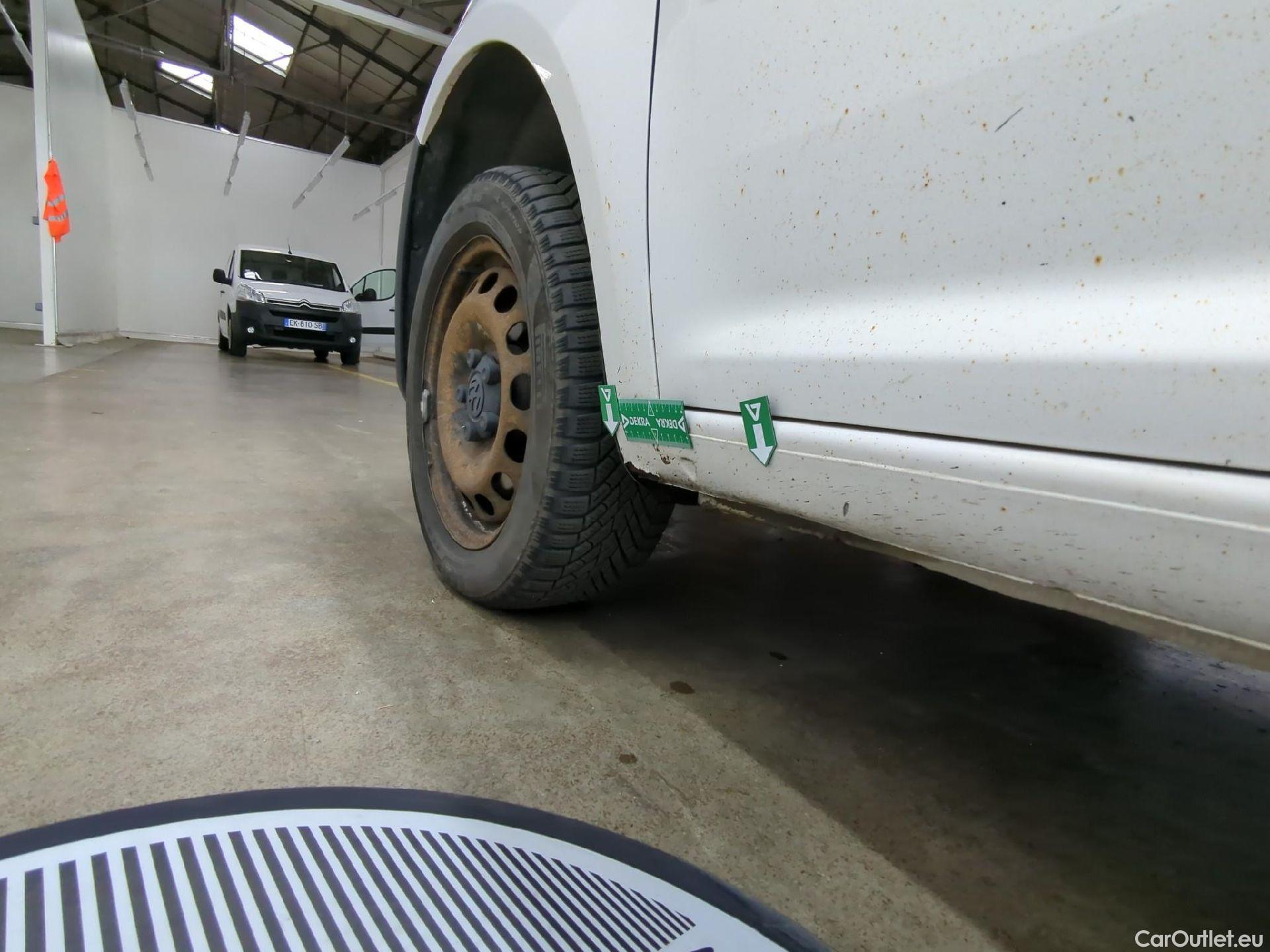  Volkswagen  Caddy VOLKSWAGEN  Van VU 4p Fourgonnette 2.0 TDI 122 4MOTION Business Line #41