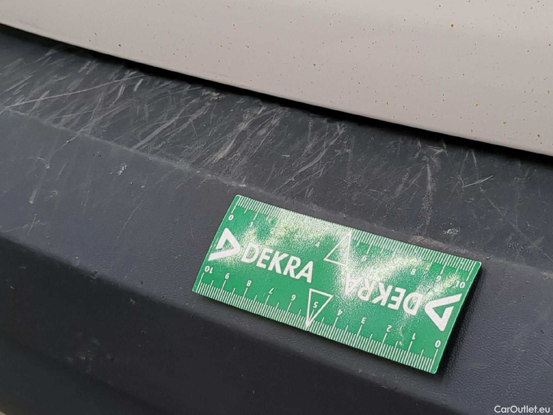  Volkswagen  Caddy VOLKSWAGEN  Van VU 4p Fourgonnette 2.0 TDI 122 4MOTION Business Line #45