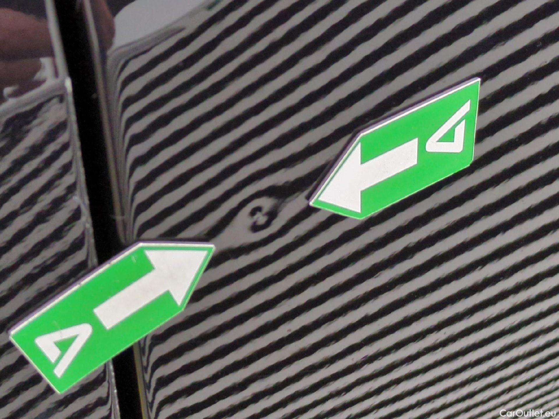  Volkswagen  Caddy VOLKSWAGEN  Van / 2015 / 4P / Fourgonnette 2.0 TDI 102 Business Line Plus #47